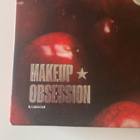 Makeup Obsession eyeshadow pallet - Picture 4 of 5